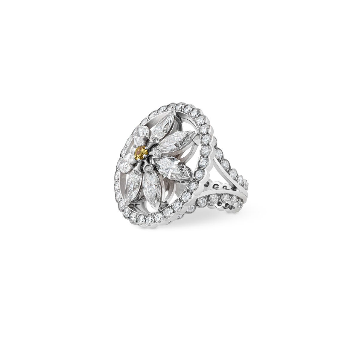 Daisy Ring in 18ct White Gold with Diamonds